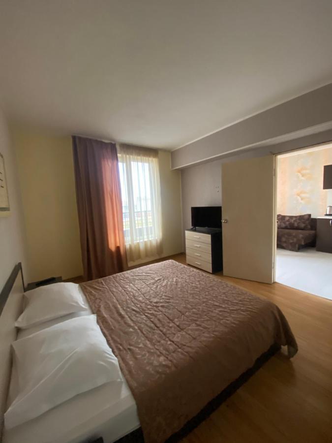 Danita Apartments & Diva Restaurant Bbq&Pool Bar Warna Zewnętrze zdjęcie